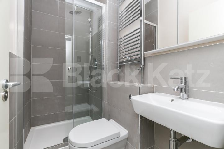 Stunning three bedroom warehouse apartment offering loft style features  Eagle House - Eagle Wharf Road, Old Street - Shoreditch Park